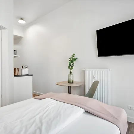 מלון דירות Limehome Am Bruehl 3*